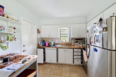 House in Pinellas Park, Florida 2 bedrooms, 62.43 sq.m. № 2236881 - photo 3