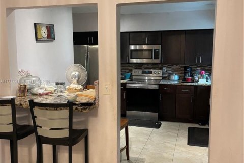 Villa ou maison à vendre à Miami, Floride: 3 chambres, 129.13 m2 № 1692865 - photo 7