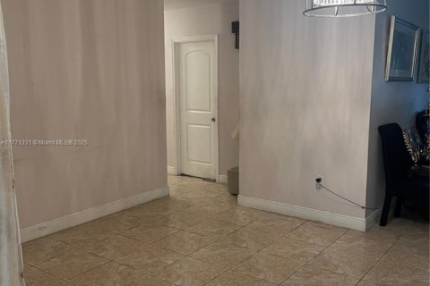 Villa ou maison à vendre à Miami, Floride: 3 chambres, 129.13 m2 № 1692865 - photo 3