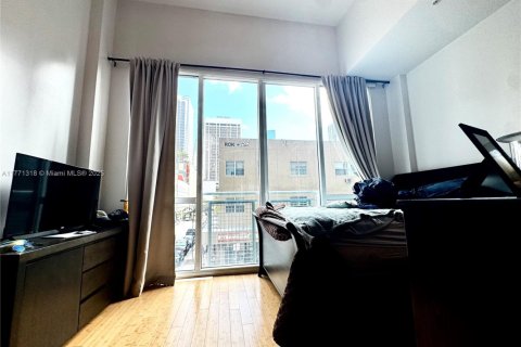 Condo in Miami, Florida, 1 bedroom  № 1692703 - photo 7