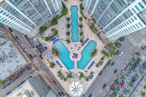 Condo in Miami, Florida, 1 bedroom  № 1692703 - photo 5