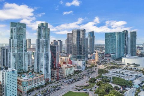 Condo in Miami, Florida, 1 bedroom  № 1692703 - photo 2