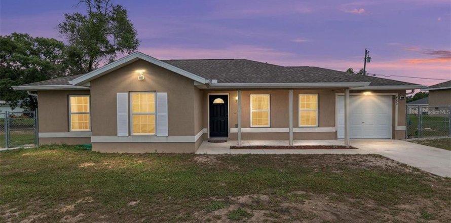 House in Ocala, Florida 3 bedrooms, 100.98 sq.m. № 1808859
