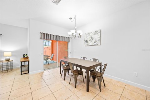 Touwnhouse à vendre à Kissimmee, Floride: 4 chambres, 176.7 m2 № 2424227 - photo 13