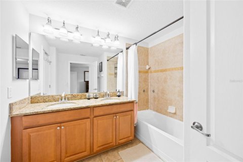 Touwnhouse à vendre à Kissimmee, Floride: 4 chambres, 176.7 m2 № 2424227 - photo 26