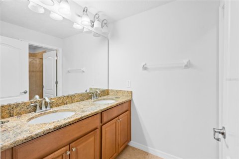 Touwnhouse à vendre à Kissimmee, Floride: 4 chambres, 176.7 m2 № 2424227 - photo 30