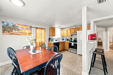 Villa ou maison à louer à Largo, Floride: 2 chambres, 84.45 m2 № 2431754 - photo 7