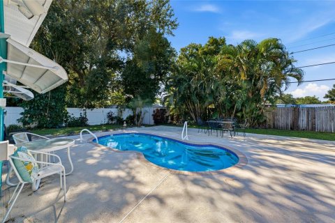 Villa ou maison à louer à Largo, Floride: 2 chambres, 84.45 m2 № 2431754 - photo 14