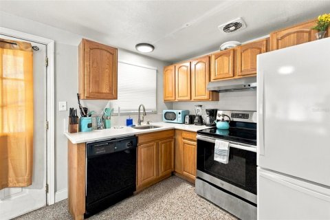 Villa ou maison à louer à Largo, Floride: 2 chambres, 84.45 m2 № 2431754 - photo 8