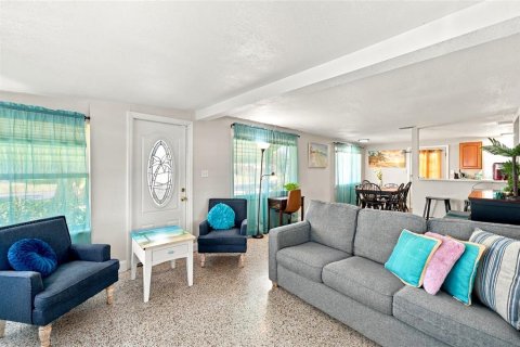 Villa ou maison à louer à Largo, Floride: 2 chambres, 84.45 m2 № 2431754 - photo 5