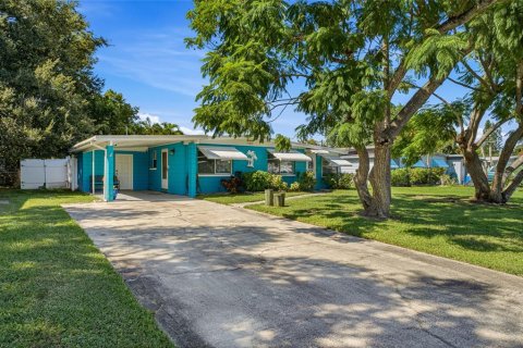 Villa ou maison à louer à Largo, Floride: 2 chambres, 84.45 m2 № 2431754 - photo 3