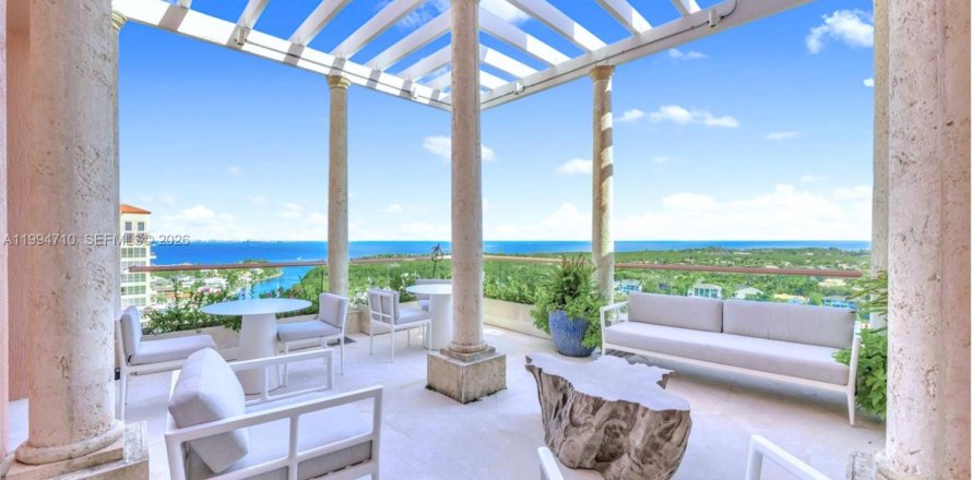 Condominio en Coral Gables, Florida, 5 dormitorios  № 2063169