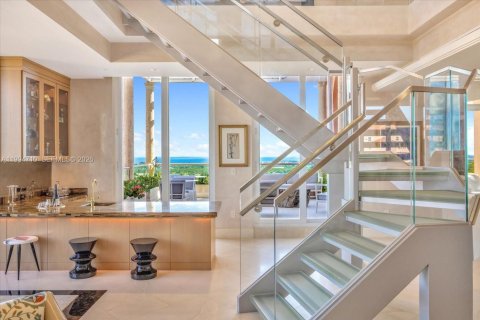 Condominio en venta en Coral Gables, Florida, 5 dormitorios, 946.67 m2 № 2063169 - foto 16