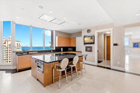 Condominio en venta en Coral Gables, Florida, 5 dormitorios, 946.67 m2 № 2063169 - foto 8