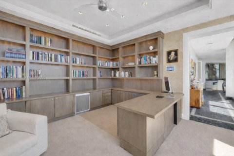 Condominio en venta en Coral Gables, Florida, 5 dormitorios, 946.67 m2 № 2063169 - foto 15