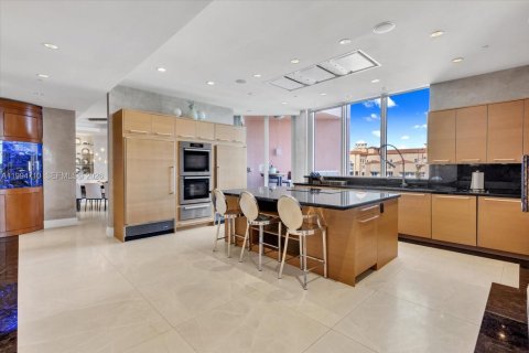 Condominio en venta en Coral Gables, Florida, 5 dormitorios, 946.67 m2 № 2063169 - foto 9