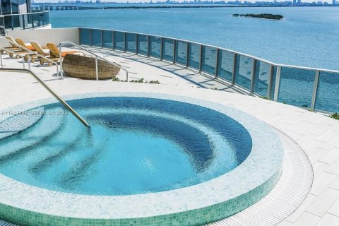 Condominio en alquiler en Miami, Florida, 2 dormitorios, 108.79 m2 № 1992222 - foto 27