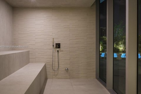 Condominio en alquiler en Miami, Florida, 2 dormitorios, 108.79 m2 № 1992222 - foto 30