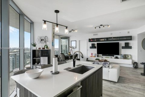 Condominio en alquiler en Miami, Florida, 2 dormitorios, 108.79 m2 № 1992222 - foto 8