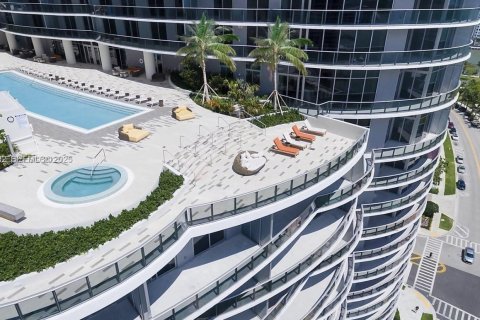 Condominio en alquiler en Miami, Florida, 2 dormitorios, 108.79 m2 № 1992222 - foto 25