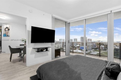 Condominio en alquiler en Miami, Florida, 2 dormitorios, 108.79 m2 № 1992222 - foto 15