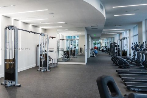 Condominio en alquiler en Miami, Florida, 2 dormitorios, 108.79 m2 № 1992222 - foto 18