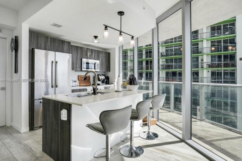 Condominio en alquiler en Miami, Florida, 2 dormitorios, 108.79 m2 № 1992222 - foto 6