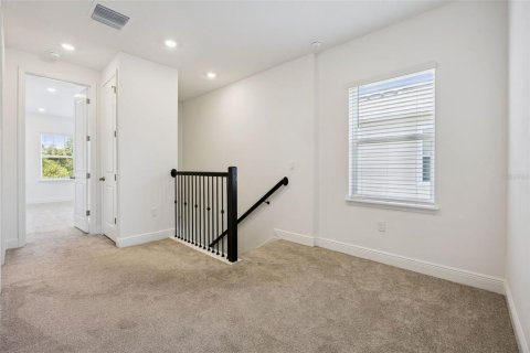 Townhouse in Winter Garden, Florida 3 bedrooms, 152.73 sq.m. № 2239163 - photo 19
