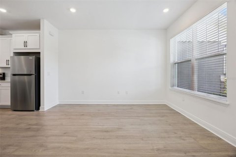 Townhouse in Winter Garden, Florida 3 bedrooms, 152.73 sq.m. № 2239163 - photo 7