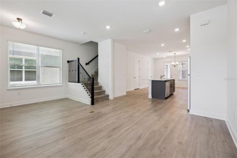 Townhouse in Winter Garden, Florida 3 bedrooms, 152.73 sq.m. № 2239163 - photo 6