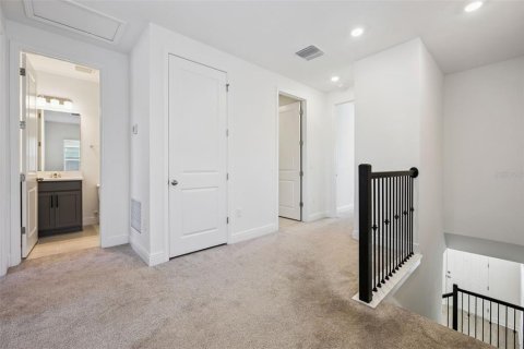 Townhouse in Winter Garden, Florida 3 bedrooms, 152.73 sq.m. № 2239163 - photo 18