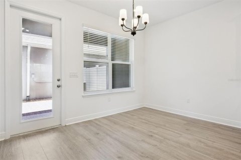 Townhouse in Winter Garden, Florida 3 bedrooms, 152.73 sq.m. № 2239163 - photo 15