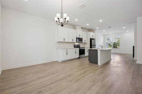 Townhouse in Winter Garden, Florida 3 bedrooms, 152.73 sq.m. № 2239163 - photo 14
