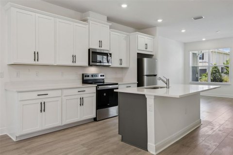 Townhouse in Winter Garden, Florida 3 bedrooms, 152.73 sq.m. № 2239163 - photo 12