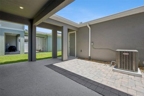 Townhouse in Winter Garden, Florida 3 bedrooms, 152.73 sq.m. № 2239163 - photo 30