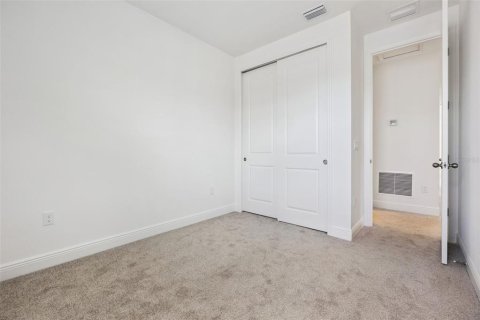 Townhouse in Winter Garden, Florida 3 bedrooms, 152.73 sq.m. № 2239163 - photo 25