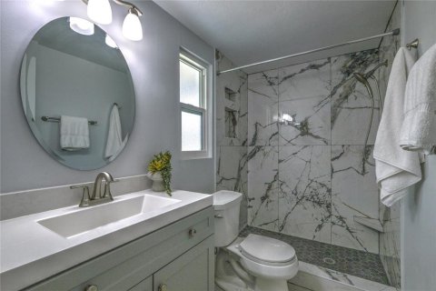 Villa ou maison à louer à Sarasota, Floride: 2 chambres, 133.22 m2 № 2196996 - photo 9