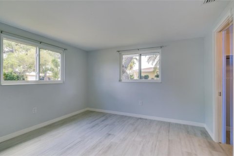Villa ou maison à louer à Sarasota, Floride: 2 chambres, 133.22 m2 № 2196996 - photo 7