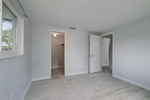 Villa ou maison à louer à Sarasota, Floride: 2 chambres, 133.22 m2 № 2196996 - photo 8