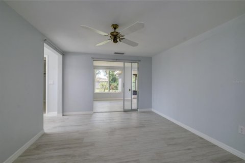 Villa ou maison à louer à Sarasota, Floride: 2 chambres, 133.22 m2 № 2196996 - photo 10