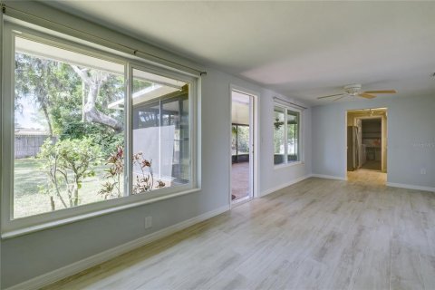 Villa ou maison à louer à Sarasota, Floride: 2 chambres, 133.22 m2 № 2196996 - photo 22