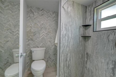 Villa ou maison à louer à Sarasota, Floride: 2 chambres, 133.22 m2 № 2196996 - photo 14