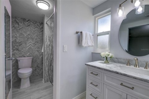 Villa ou maison à louer à Sarasota, Floride: 2 chambres, 133.22 m2 № 2196996 - photo 13