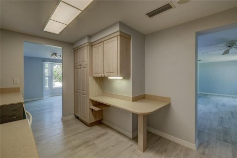 Villa ou maison à louer à Sarasota, Floride: 2 chambres, 133.22 m2 № 2196996 - photo 17