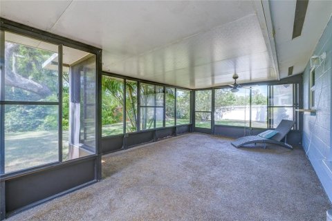 Villa ou maison à louer à Sarasota, Floride: 2 chambres, 133.22 m2 № 2196996 - photo 23