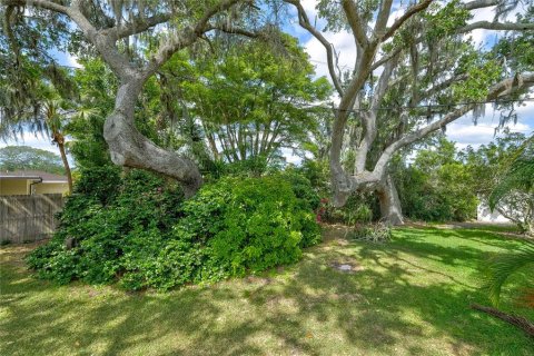Villa ou maison à louer à Sarasota, Floride: 2 chambres, 133.22 m2 № 2196996 - photo 27