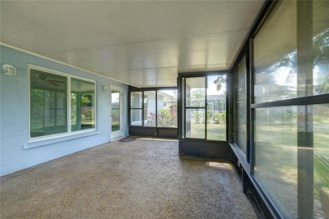 Villa ou maison à louer à Sarasota, Floride: 2 chambres, 133.22 m2 № 2196996 - photo 24