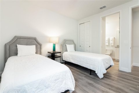Casa en venta en Four Corners, Florida, 14 dormitorios, 603.4 m2 № 1244405 - foto 11