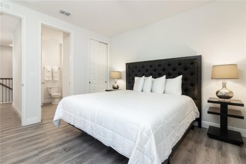 Casa en venta en Four Corners, Florida, 14 dormitorios, 603.4 m2 № 1244405 - foto 9