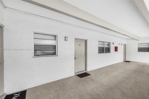 Copropriété à vendre à Sunny Isles Beach, Floride: 2 chambres, 90.12 m2 № 1951562 - photo 6